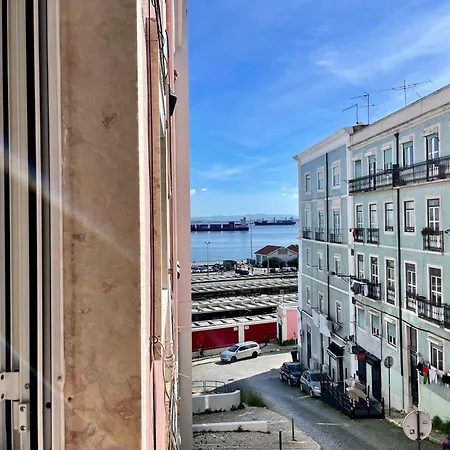 Retreat By The River, By Timecooler Lissabon