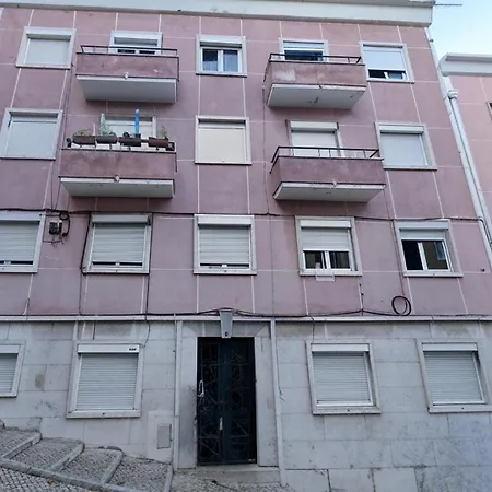 アパート Retreat By The River, By Timecooler