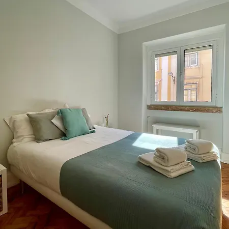 アパート Retreat By The River, By Timecooler *